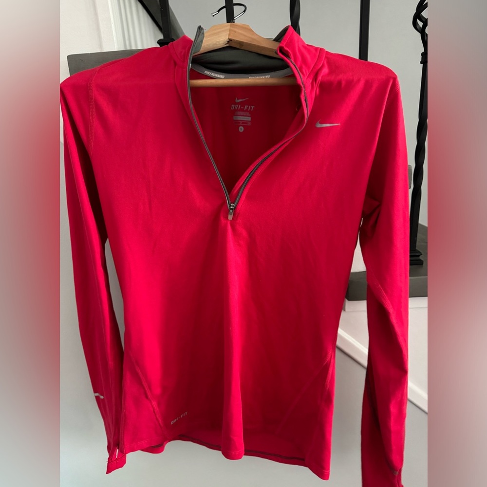 Nike women’s dry fit long sleeve top